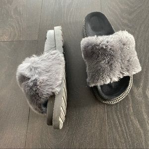 Fur slipper